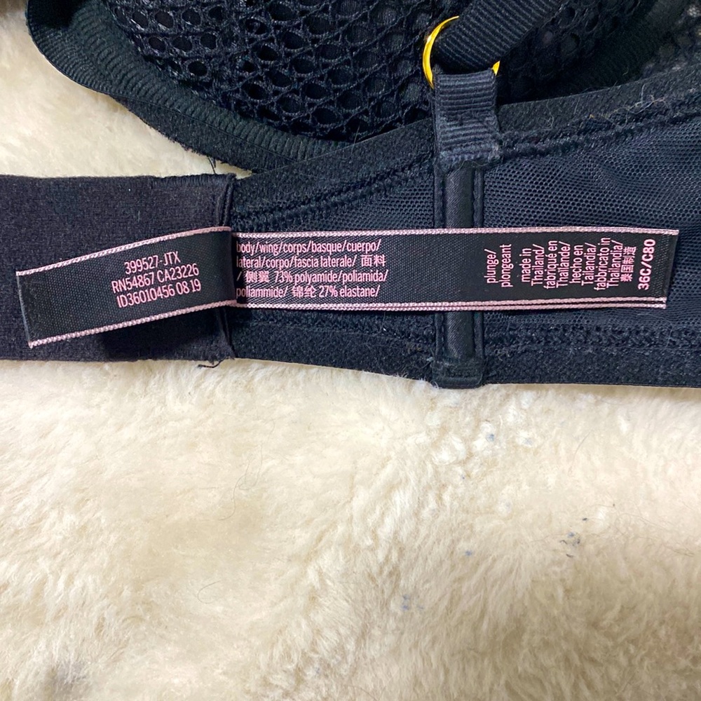 Victorias Secret plunge bra - Picture 3 of 3